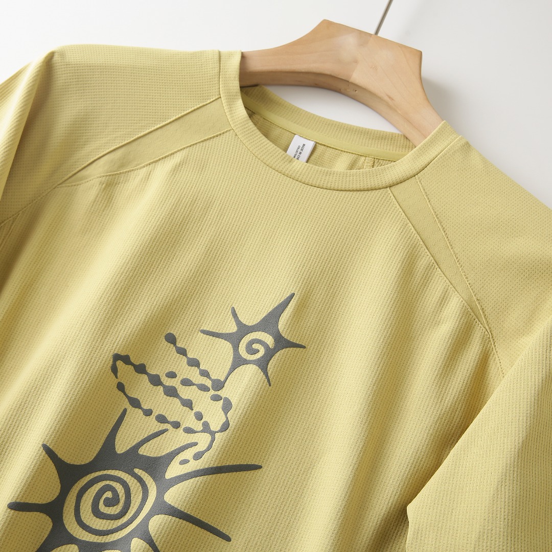ユニセックス ハイストレッチ 通気性のある長袖 T シャツ  - Summer Clothing Trends のレビューと価格