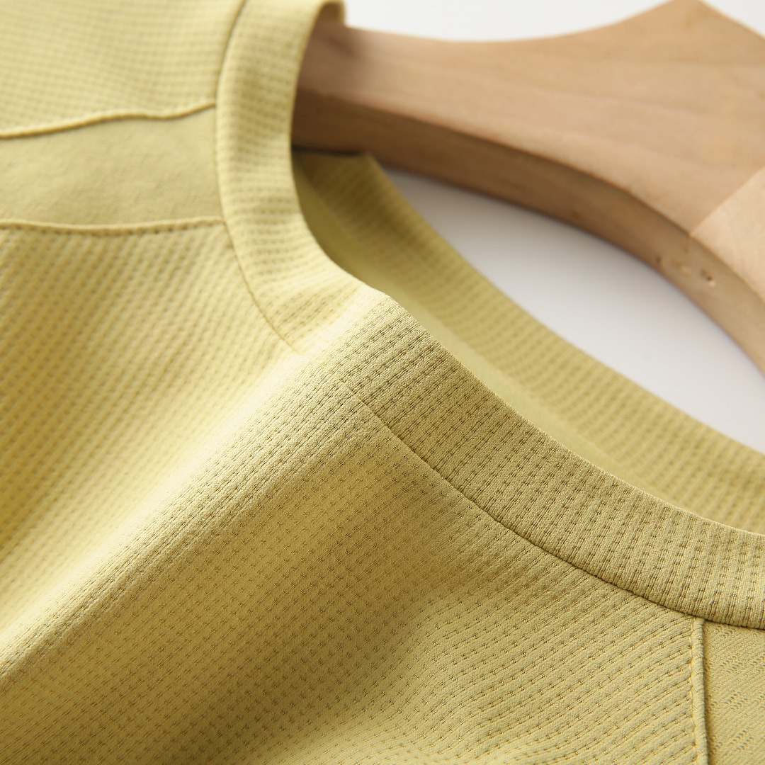 ユニセックス ハイストレッチ 通気性のある長袖 T シャツ  - Summer Clothing Trends のレビューと価格